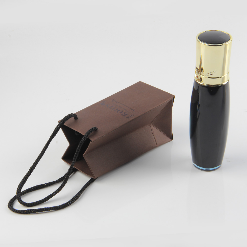 充電器的產(chǎn)品這么小紙袋是不是也該做這么小呢？